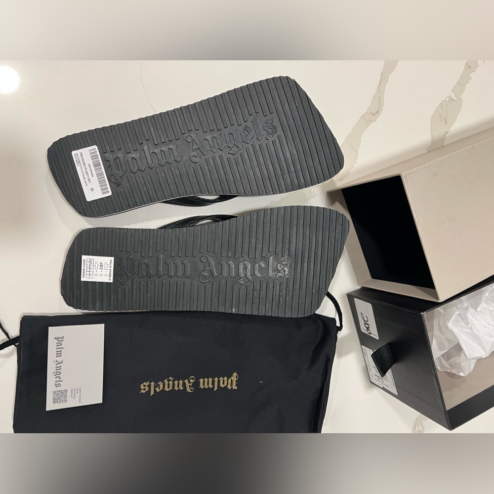 Men’s Palm Angels Slides (US: 9.5) (EUR: 43) (Black)